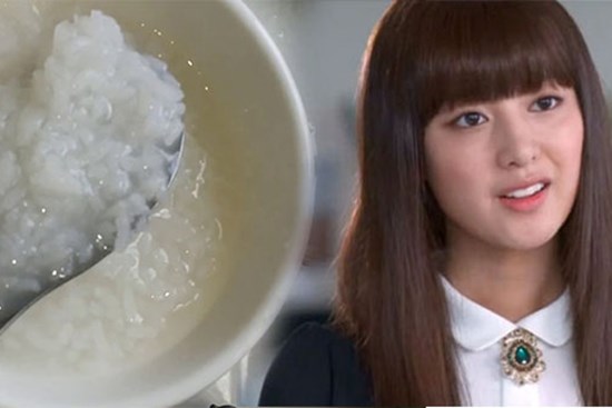 Check camera thấy vợ ở nhà cho mẹ ăn cháo loãng, nghĩ em tệ bạc tôi về 