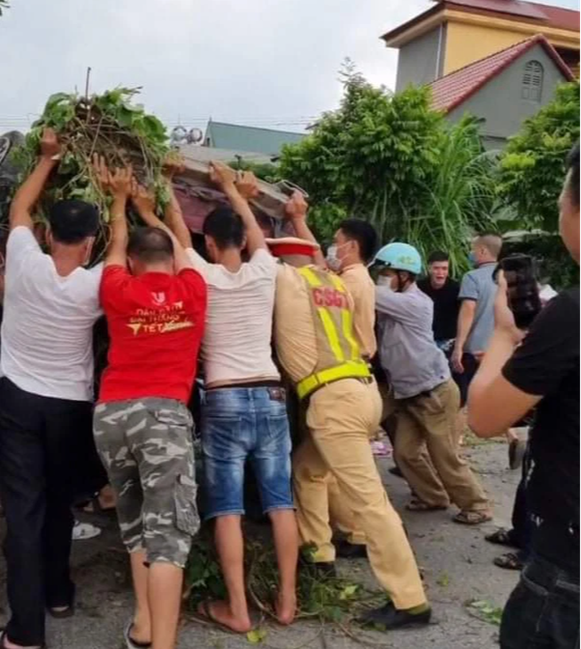 Bắc Ninh: Xe con nát bét sau tai nạn kinh hoàng khiến 3 người tử vong, trong đó có hot Tiktoker 18 triệu like-2