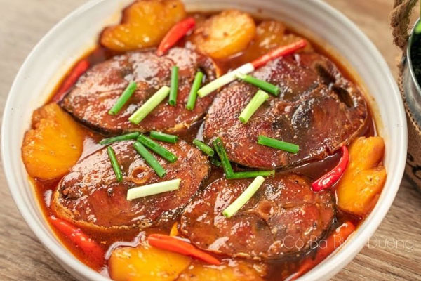 Kho cá ngừ cho thêm quả này đảm bảo ngon ngọt, chuẩn vị nhà hàng-1