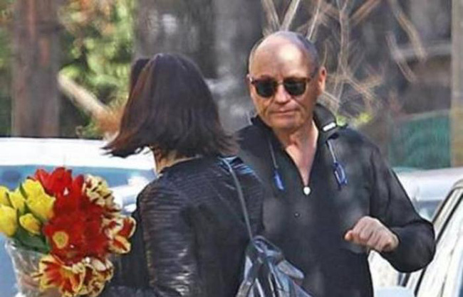 Vụ tỷ phú lái máy bay lao vào tòa nhà khiến cả gia đình chết thảm: Công khai danh tính 8 nạn nhân và hiện trường thảm khốc-1