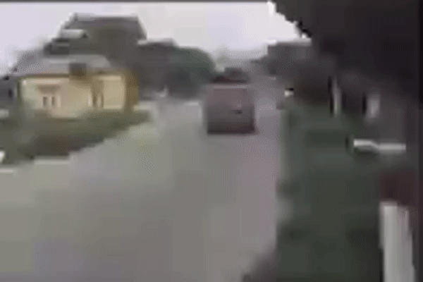 Clip khoảnh khắc vụ tai nạn khiến nhóm Youtuber thương vong: Xe con chạy tốc độ kinh hoàng