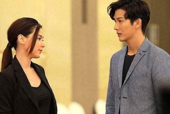 Bị nhà chồng chê bai chuyện chưa tốt nghiệp Đại học, cô vợ lặng thinh đưa ra một quyển sổ đáp trả khiến ai nấy hoảng hồn
