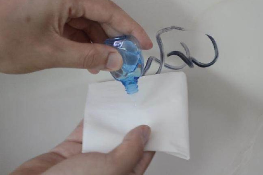 Đừng vội vứt lọ thuốc nhỏ mắt đã hết hạn sử dụng, nó có 3 chức năng thần kỳ này, giải quyết được nỗi lo của nhiều người-6