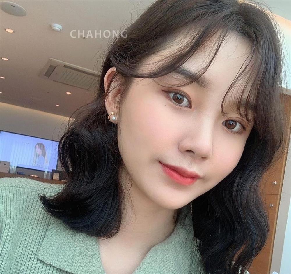 4 kiểu tóc ngắn siêu sang cho nàng U30, cắt xong mặt nhỏ đi tóc dày hơn thì tội gì không triển luôn!-11