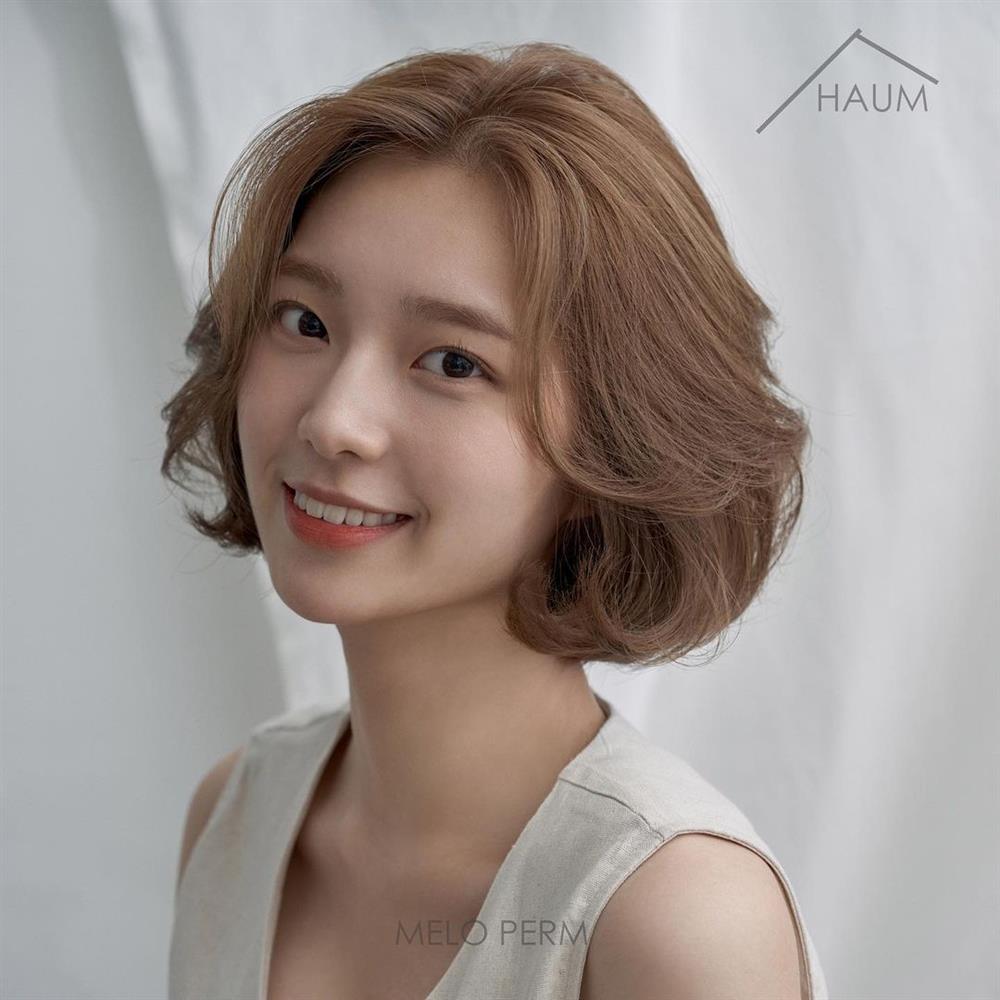 4 kiểu tóc ngắn siêu sang cho nàng U30, cắt xong mặt nhỏ đi tóc dày hơn thì tội gì không triển luôn!-13