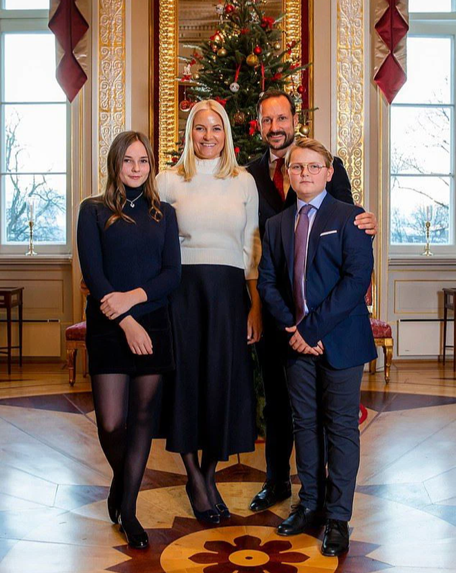 Hơn cả cổ tích: Mối tình vượt mọi định kiến của Thái tử Na Uy với mẹ đơn thân làm bồi bàn, quyết xin bỏ ngai vàng nếu không được bên nhau-9