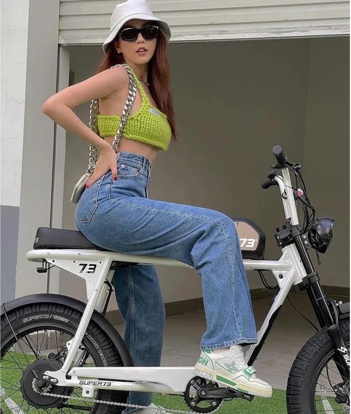 3 kiểu crop-top hư hỏng đang trấn yểm tủ đồ Ngọc Trinh-3