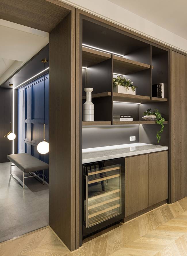 Dinh thự trang nhã của quý ông lịch lãm, mềm mại cổ điển nhưng vẫn rất gọn gàng, hiện đại-11