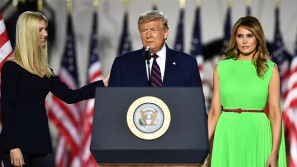 Cựu trợ lý tiết lộ loạt chuyện thâm cung bí sử gây sốc về nhà Trump, mối quan hệ mẹ kế con chồng còn căng thẳng hơn lời đồn?-2