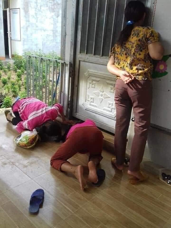 Dân tình hốt hoảng khi hàng loạt người lớn lăn lê bò toài giữa sàn nhà, biết được lý do mới thở phào: Tôi cũng từng như thế!-2