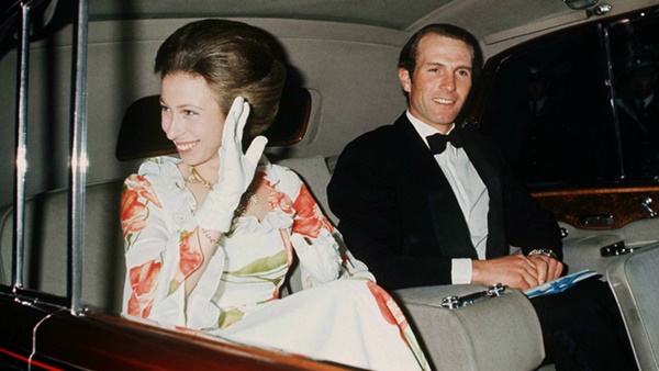 Vụ bắt cóc chấn động hoàng gia: Con gái Nữ hoàng Anh bị kẻ cầm súng khống chế, nói đúng vẻn vẹn 3 từ khiến tên tội phạm run sợ-1