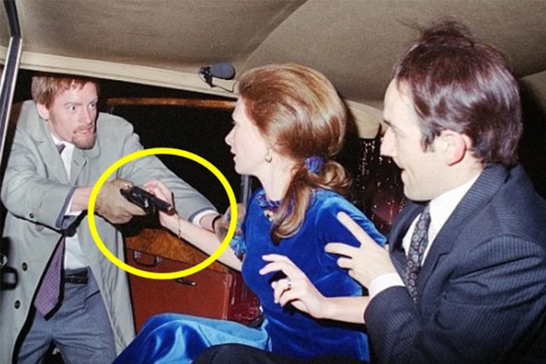 Tiết lộ bức hình khiến Meghan tức tối, ôm hận hoàng gia không bao giờ quên-4