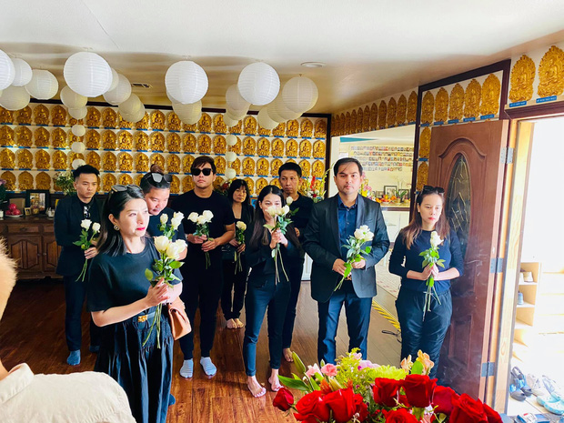 Con gái Phi Nhung lộ diện xanh xao, đôi mắt sưng húp vẫn cố túc trực lo chu toàn tang lễ cho mẹ tại Mỹ-6