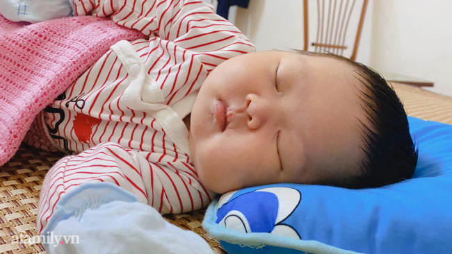 Mẹ Hà Nội bầu bí ăn ít mà sinh con cân nặng khủng - hội chị em đổ xô vào xin vía-1