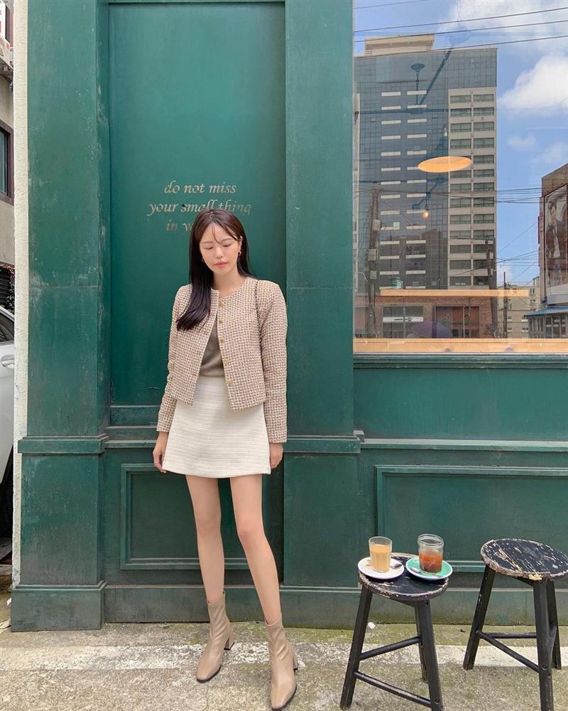 5 công thức diện chân váy mùa thu đang phủ sóng ác liệt khắp street style-1