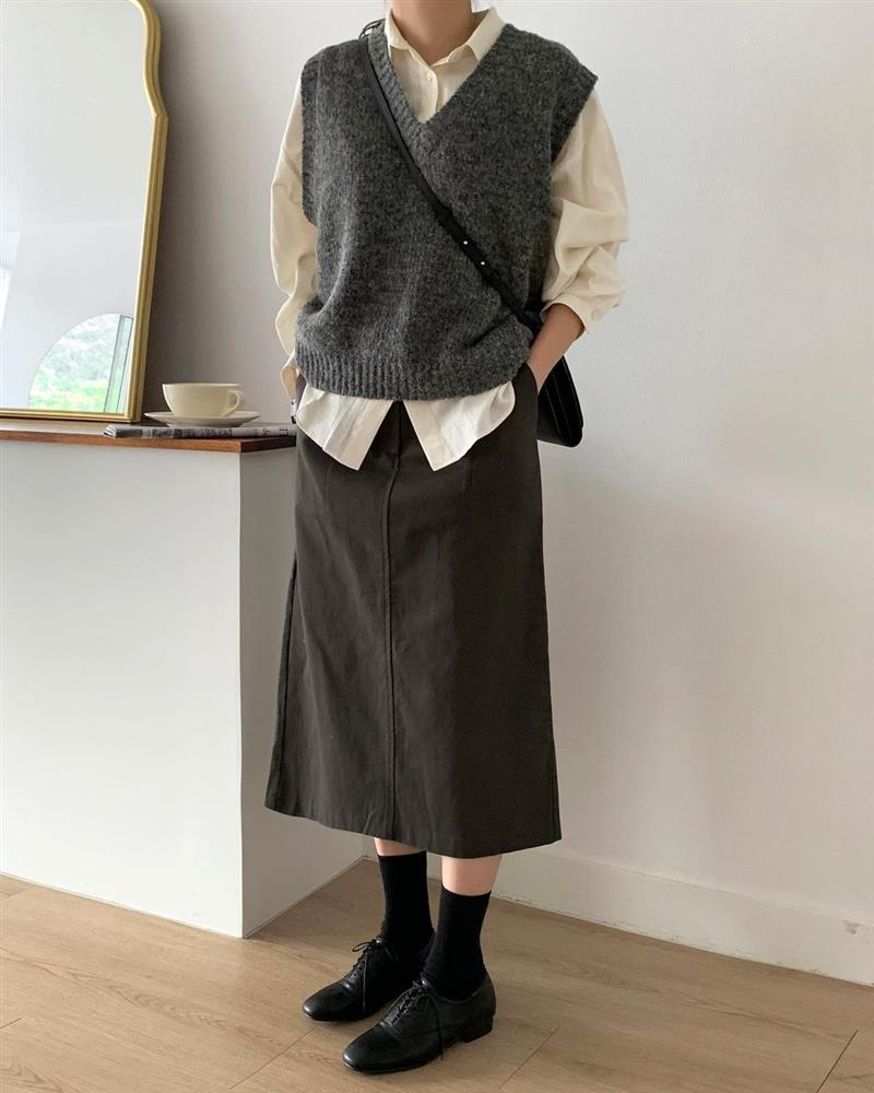5 công thức diện chân váy mùa thu đang phủ sóng ác liệt khắp street style-11