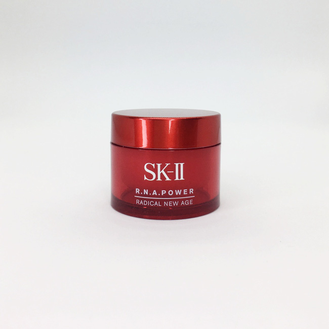 Mặt mộc gây sốc của Khả Ngân: Da căng bóng không tỳ vết nhờ skincare ít bước, dùng toàn đồ chất lượng-14