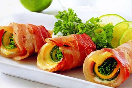 Đổi vị bữa tối với thịt ba rọi cuộn dứa thơm lạ