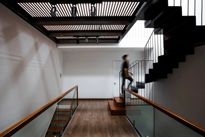 6 ngôi nhà Việt nhìn ngoài cứ ngỡ không có gì, bước vào mới bất ngờ với không gian và kiến trúc đỉnh cao-13