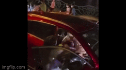 Đánh ghen rùm beng Hồ Tây: Vợ bắt quả tang chồng với bồ trong ô tô nổi cơn điên túm chặt tay tiểu tam sexy lôi bằng được ra ngoài xử lý-1