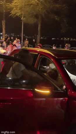 Shop quần áo có tiếng ở Hà Nội bị tấn công sau vụ đánh ghen ở Hồ Tây: Hàng loạt bình luận đòi tẩy chay, phải khóa fanpage-1