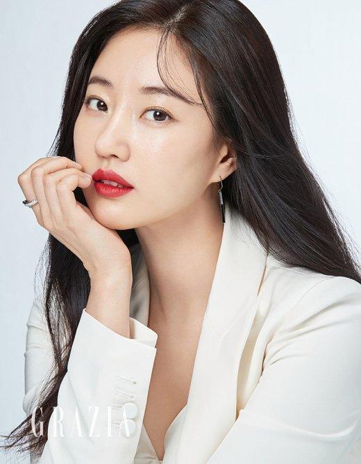 Tuyệt chiêu duy trì làn da trắng sáng của Song Hye Kyo, Suzy-4