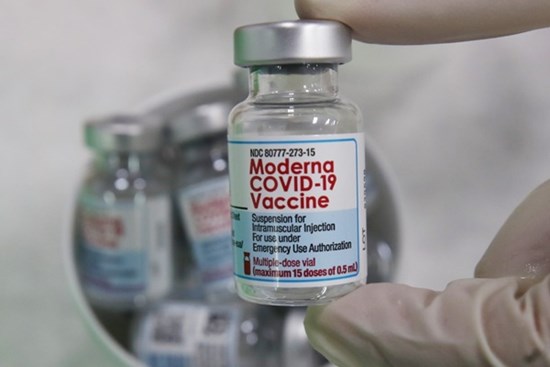 Lý do một số nước ngừng tiêm vaccine Moderna cho người dưới 30 tuổi
