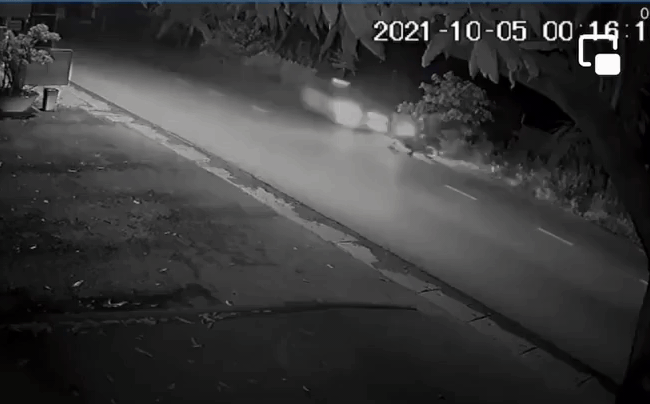 Vụ CSCĐ bị ô tô tông bay lên cao: Tài xế taxi đang trên đường bỏ chạy sau khi gây tai nạn-1