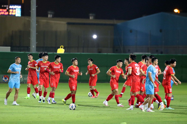 Văn Thanh, Tiến Linh cùng dàn tuyển thủ Việt khoe body 6 múi siêu phẩm, làm nóng trước trận đấu gặp Trung Quốc?-8