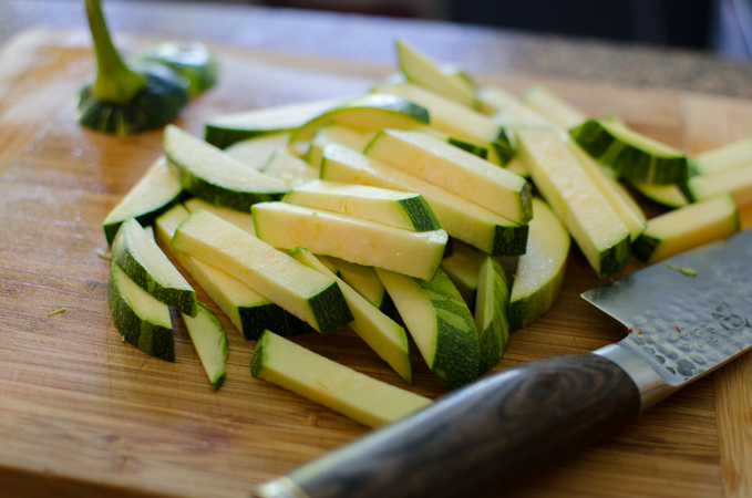 Công thức làm món thịt lợn hầm&nbsp;bí ngòi&nbsp;lạ miệng, đậm vị xứ sở kim chi-3