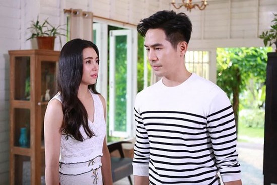 Phát hiện vợ vay tiền mẹ đẻ nên trách cô khinh chồng, cốc nước trên bàn của người phụ nữ đã giải thoát tất cả
