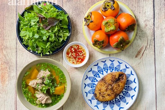 Mâm cơm mùa thu nấu chỉ hơn 30 phút mà đủ đầy ngon miệng, ai cũng tấm tắc khen