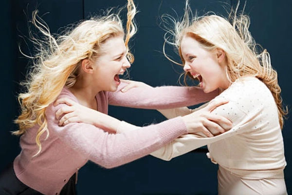 Chồng coi thường nói đi làm không bằng lương giúp việc, vợ có màn phản biện khiến anh chỉ biết ngồi im như tượng-2