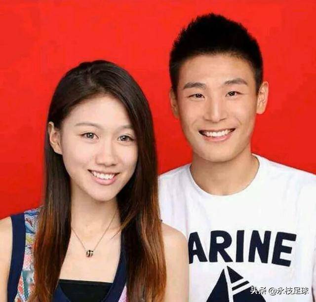 Có gì hot quanh cái tên Vũ Cầu Vương được tìm kiếm nhiều nhất đêm qua: Lấy vợ từ rất sớm, dù siêu giàu nhưng vẫn cùng vợ làm điều này-2