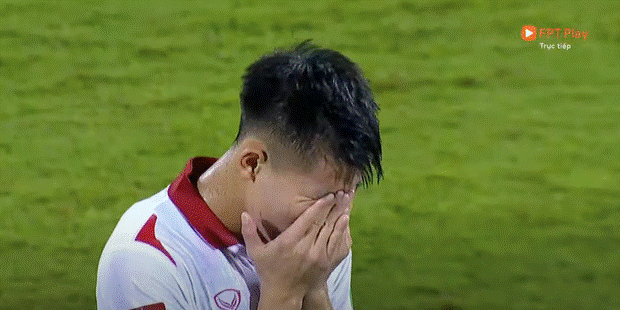 Nguyễn Thanh Bình - cầu thủ sinh năm 2000 đang hứng chịu nhiều ồn ào nhất sau trận thua Trung Quốc là ai?-1
