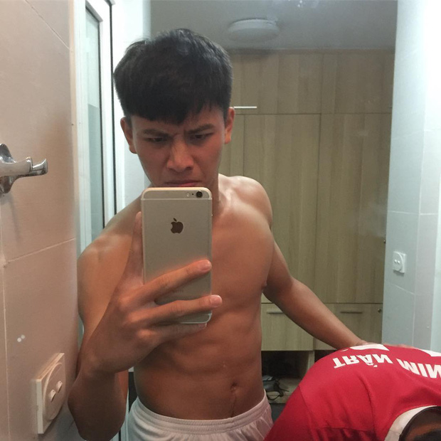Nguyễn Thanh Bình - cầu thủ sinh năm 2000 đang hứng chịu nhiều ồn ào nhất sau trận thua Trung Quốc là ai?-7