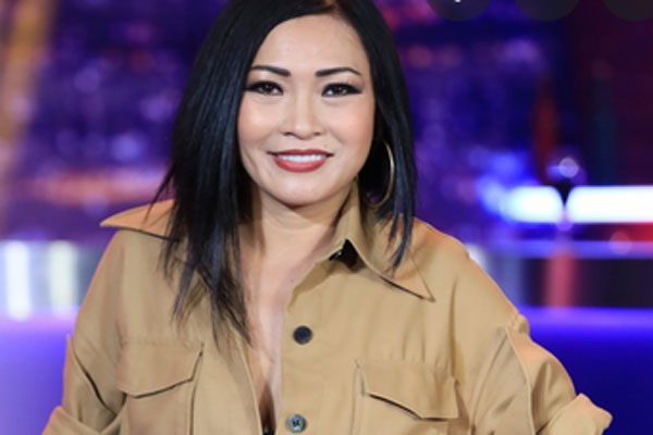 Phương Thanh úp mở: Showbiz chuẩn bị tinh thần, lên đèn, lên đồ sáng trưng luôn nhé-5