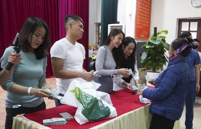 Các tỉnh hỗ trợ Bộ Công an làm rõ việc vợ chồng Thủy Tiên làm từ thiện-1
