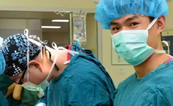 Tại sao bệnh viện lại bố trí bác sĩ nam vào khoa sản, nhỡ thấy chuyện riêng tư của sản phụ thì phải làm sao? Hóa ra sự thật là như thế này-3