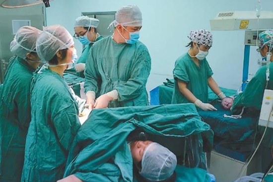 Tại sao bệnh viện lại bố trí bác sĩ nam vào khoa sản, nhỡ thấy chuyện riêng tư của sản phụ thì phải làm sao? Hóa ra sự thật là như thế này