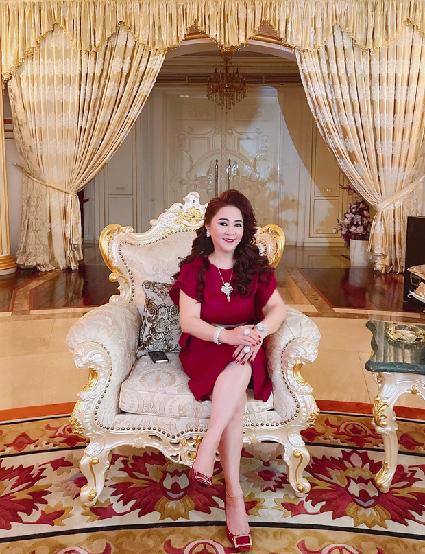 Lộ diện người bí mật” của bà trùm” Đại Nam: Thân thiết đến đâu mà ôm ấp, hôn má?-1