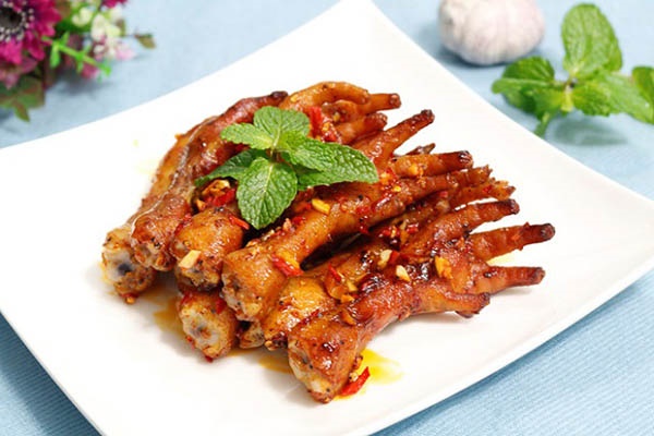 Cuối tuần cả nhà quây quần, mẹ đảm trổ tài làm chân gà nướng thơm nức mũi, ai ăn cũng mê tít-2