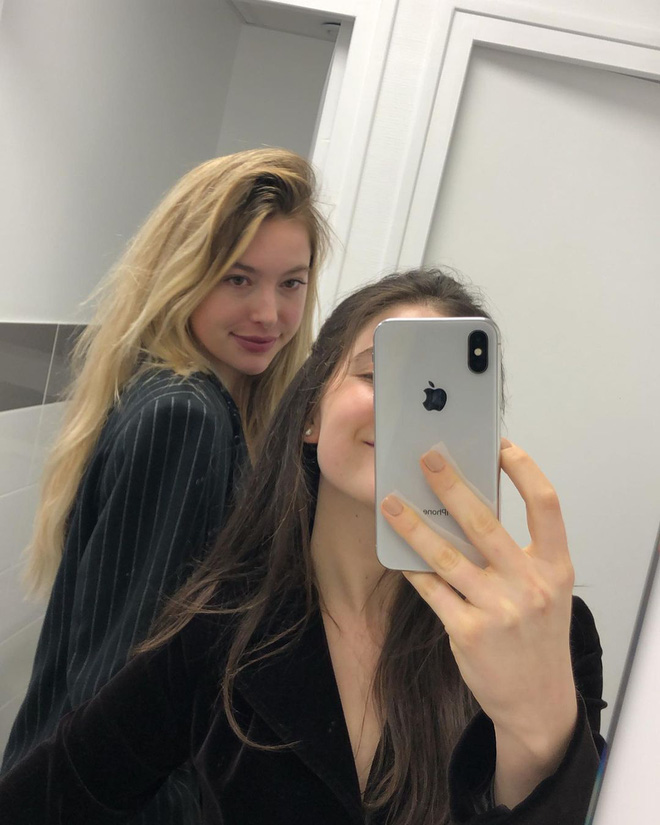 Công chúa út nhà tỷ phú Steve Jobs bất ngờ xuất hiện đẹp xỉu trên sàn catwalk, dân tình ngỡ ngàng đã dậy thì thành cực phẩm như vậy sao?-11