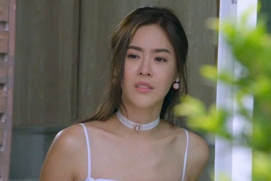 Mượn điện thoại của chồng để nhắn mời chị chồng sang ăn cơm, nhìn nội dung đáp lại mà tôi rụng rời
