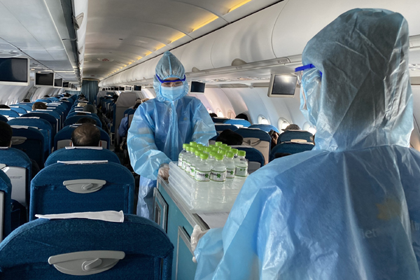 Giá vé máy bay chạm đáy 5 năm, chi phí đi máy bay rẻ hơn đi ô tô là có thật!-3