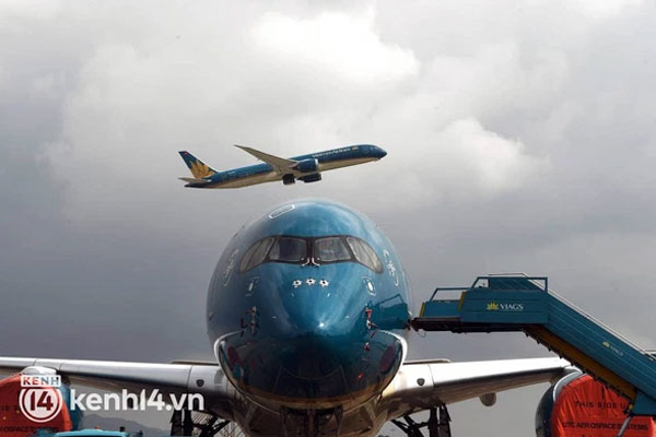 Cảnh mua người bán tấp nập trở lại ở Sài Gòn, dù chờ đồ cả tiếng nhưng cũng không có một tiếng giục hối-15