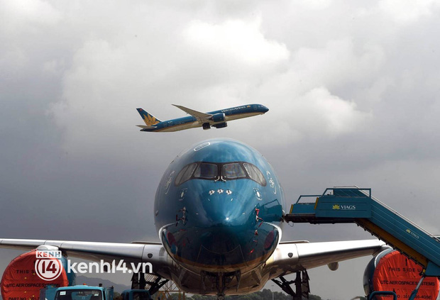 Khách đi máy bay từ TP.HCM ra Hà Nội phải cách ly tập trung 7 ngày tự trả phí-1