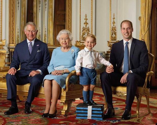 Không phải đỏ hay vàng, đây mới là màu thể hiện được sự quyền lực và giàu có mà người trong Hoàng gia ưa chuộng-2