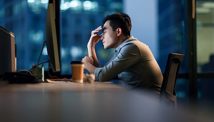 Vợ mỗi tháng chi 10 triệu mua đồ online, xót tiền tôi cầm kinh tế thì lặng người phát hiện bí mật sau cánh tủ-2