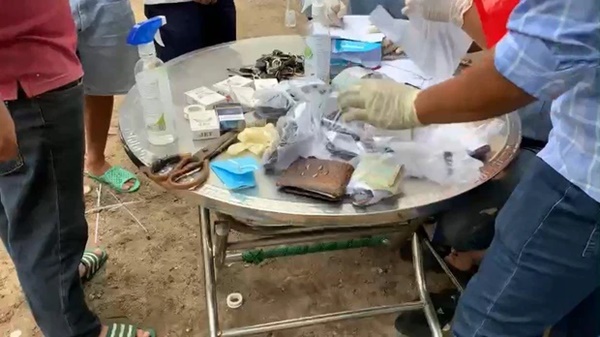 Phá sới bạc ở TP.HCM, phát hiện 1 đối tượng dương tính SARS-CoV-2-2